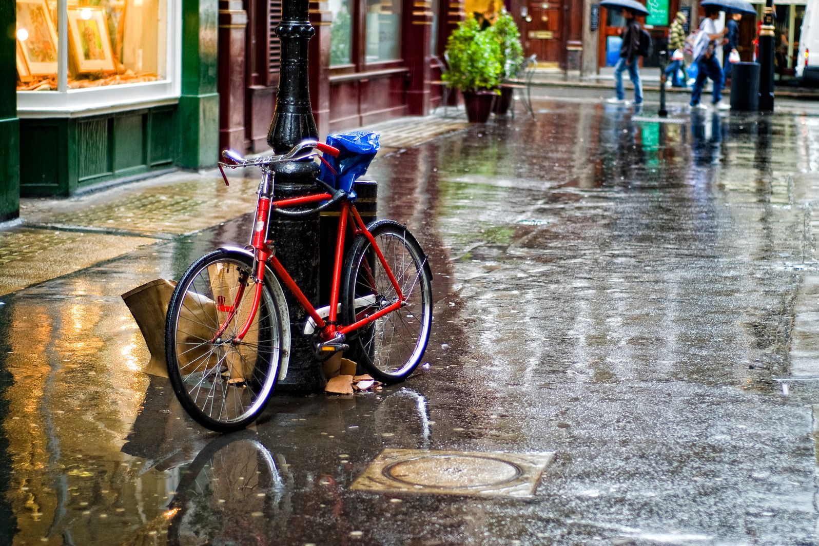 Ban Tay Lanh Nguyen Si Kha • Rainy Day Memories • 2023